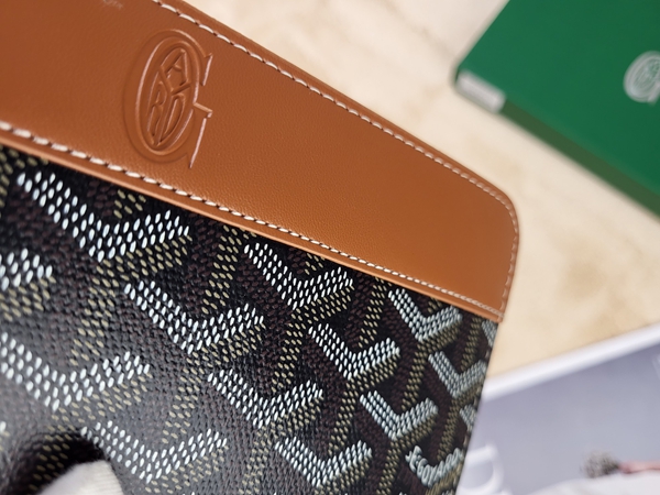 超激安ブランド財布偽物背面デザイン